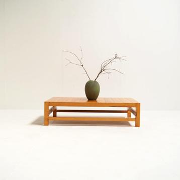 Vintage grenen koffietafel beschikbaar voor biedingen