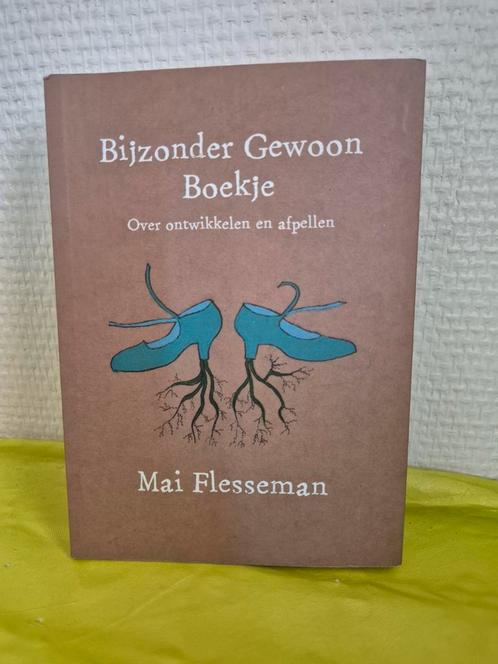 Mai Flesseman - Bijzonder gewoon boekje, Boeken, Esoterie en Spiritualiteit, Zo goed als nieuw, Ophalen