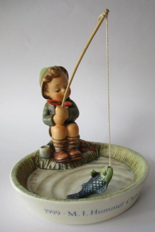 M I Hummel: 373-Just Fishing-TMK-7 Excellent/incl. orig. box, Collections, Statues & Figurines, Comme neuf, Hummel, Envoi
