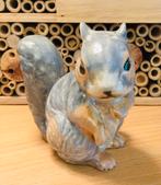 Adorable écureuil en céramique, Antiquités & Art, Antiquités | Céramique & Poterie