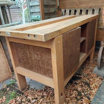 werkbank in beuk beschikbaar voor biedingen