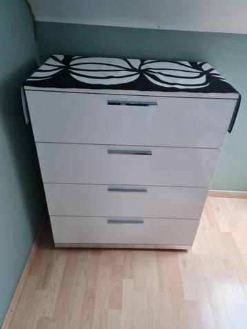 Commode 4 tiroirs blanc laqué  beschikbaar voor biedingen