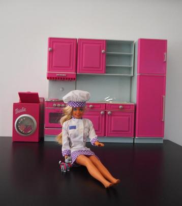 Barbie wasmachine + keuken + pop beschikbaar voor biedingen
