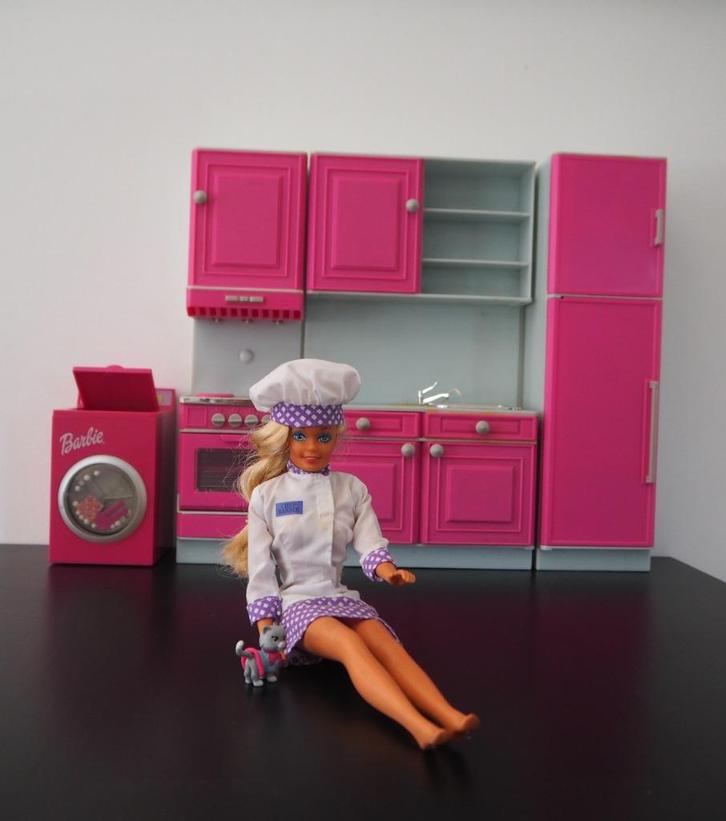 Barbie wasmachine + keuken + pop, Verzamelen, Poppen, Gebruikt, Overige typen, Ophalen