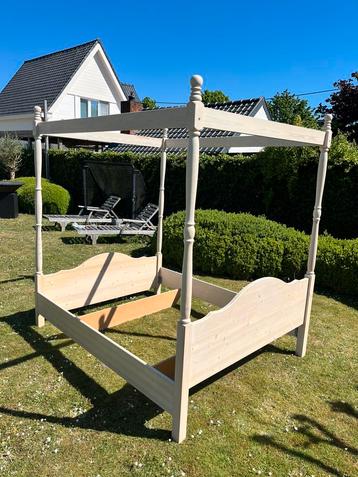 Charmant 2pers hemelbed in landhuisstijl + 2 nachttafeltjes, Enlèvement, Utilisé, 200 cm, Deux personnes
