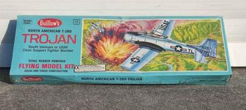 Lot de 2 avion a construire Trojan et Mustang beschikbaar voor biedingen