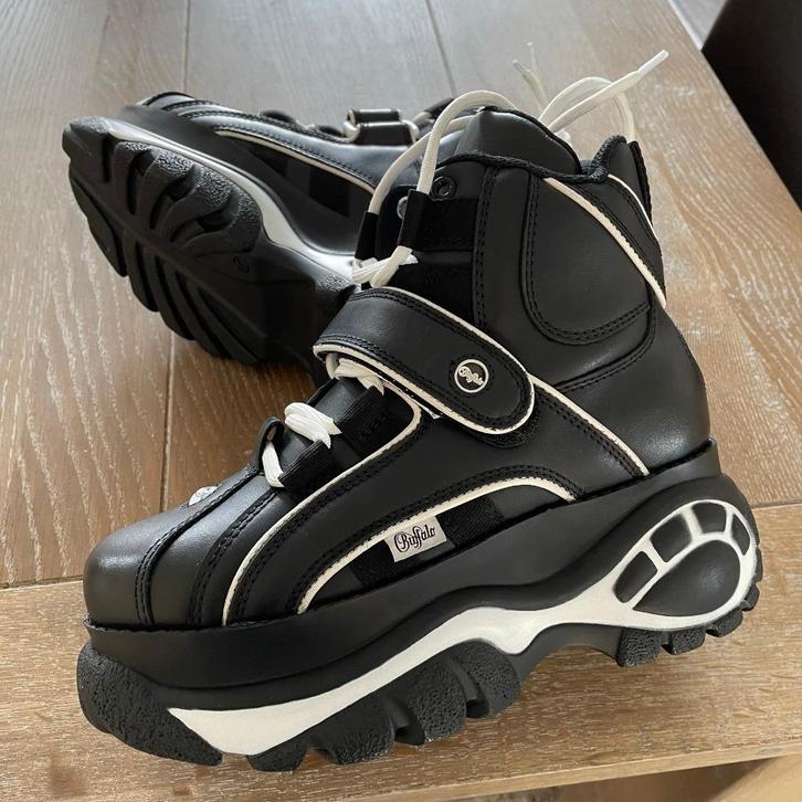 Buffalo classics plateauschoenen collectie maat 35-45 SPLINT, Kleding | Dames, Schoenen, Nieuw, Sneakers, Zwart, Ophalen of Verzenden