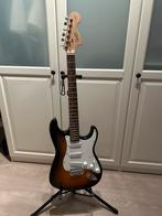 Gitaar squirestrat met versterker, kabels en zak, Muziek en Instrumenten, Ophalen, Zo goed als nieuw, Met versterker