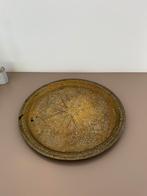 Verkoperde schaal met geëtst Arabisch motief, Antiek en Kunst, Ophalen of Verzenden, Koper