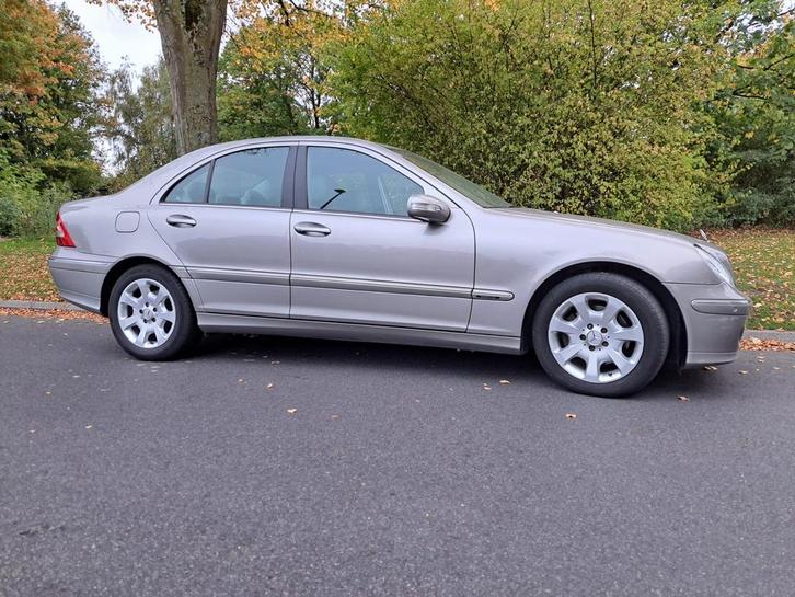 Mercedes-Benz C280 V6 2005 — 108 000 km — Option complète, Autos, Mercedes-Benz, Particulier, Classe C, ABS, Airbags, Air conditionné