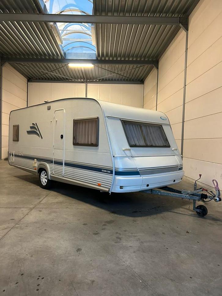 Caravan wilk, Caravans en Kamperen, Caravans, Particulier, tot en met 4, 1000 - 1250 kg, Rondzit, Wilk, Frans bed, 5 tot 6 meter