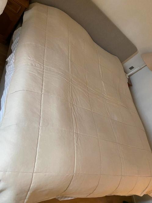 Couvre-lit de haute qualité 220 cm x 212 cm, Maison & Meubles, Chambre à coucher | Linge de lit, Comme neuf, Deux personnes, Beige