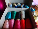 16 GROTE TUBES NAAIGAREN €2,50 voor 1 of €30 per partij, Ophalen of Verzenden, Nieuw, Garen of Naald(en)