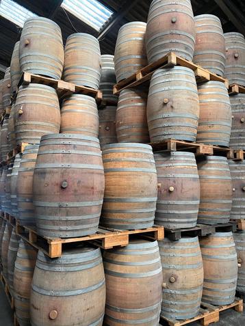 Partij wijnvaten 300 liter - 110 stuks beschikbaar voor biedingen