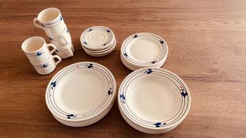 servies - borden kopjes schoteltjes, Assiettes(s), Comme neuf, Enlèvement, Autres styles