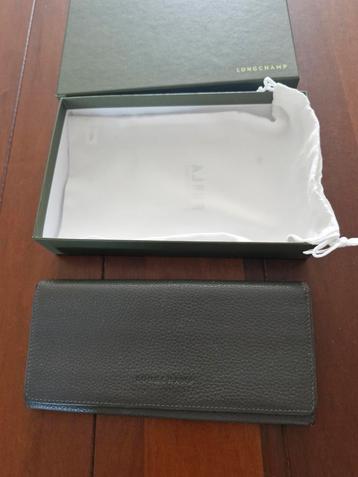 Grand portefeuille Longchamp Le Foulonnee, Enlèvement ou Envoi, Comme neuf, Gris