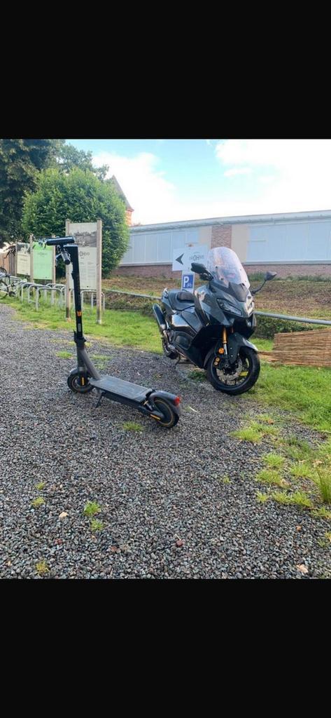 Ninebot Max G2 Zo goed als nieuw, Fietsen en Brommers, Steps, Zo goed als nieuw, Elektrische step (E-scooter), Ophalen