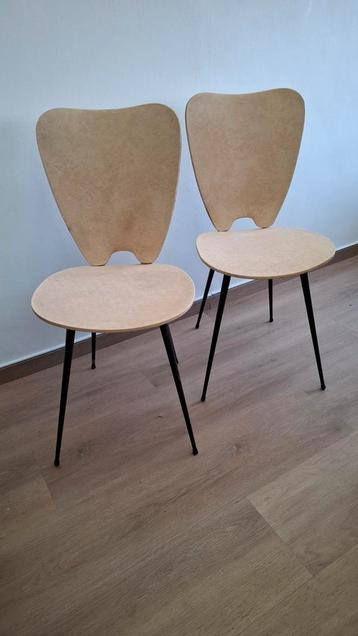 2 originele jaren 60 stoelen van Jacques Hitier  beschikbaar voor biedingen