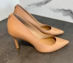 Pumps Guess beige leder maat 38, Kleding | Dames, Schoenen, Ophalen, Zo goed als nieuw, Beige, Pumps