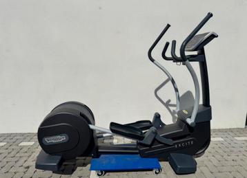 Technogym Crosstrainer EXC 500 in perfecte staat beschikbaar voor biedingen
