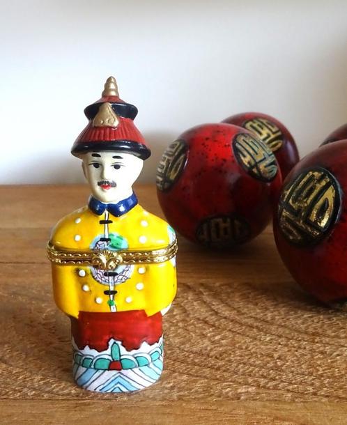 Handbeschilderd snuifdoosje. Chinees porselein, Antiek en Kunst, Kunst | Niet-Westerse kunst, Ophalen of Verzenden