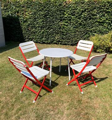 Tuinset tafel met 4 stoelen beschikbaar voor biedingen