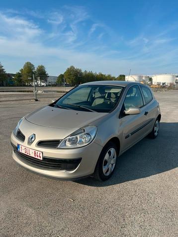 Renault Clio 3 - essence - 154 000 km, Autos, Achat, Particulier, Euro 4, Essence