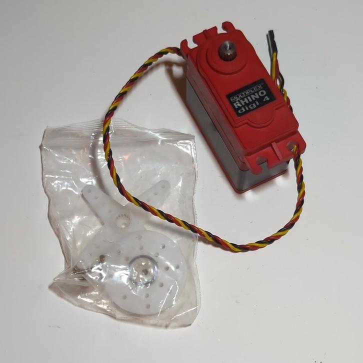 Multiplex Rhino Digi 4 servo bigscale (FG HPI Hörmann Carson, Hobby & Loisirs créatifs, Modélisme | Radiocommandé & Téléguidé | Voitures