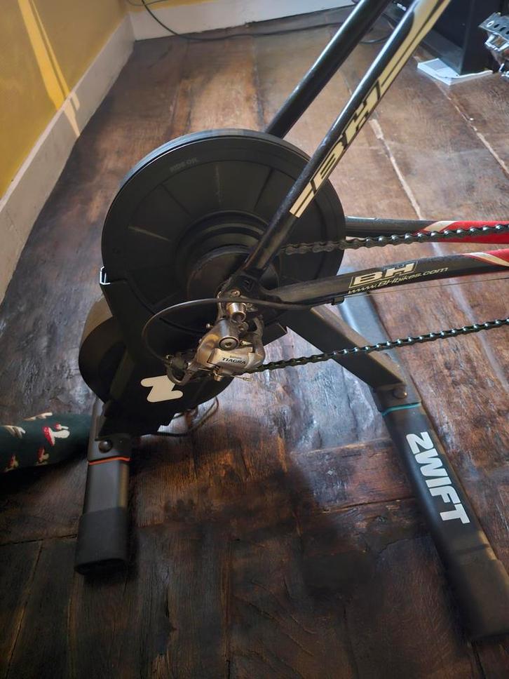 Zwift hub, Sport en Fitness, Wielrennen, Zo goed als nieuw, Overige typen, Ophalen