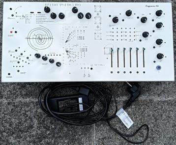 Destiny Plus Programma 900 desktop synthesizer. beschikbaar voor biedingen
