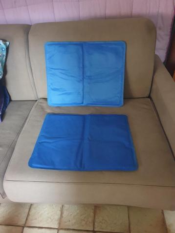 2 Tapis rafraîchissant pour animaux de compagnie neufs beschikbaar voor biedingen