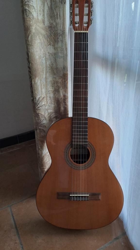 Guitare Admira diana Espagne, Musique & Instruments, Instruments à corde | Guitares | Acoustiques, Enlèvement