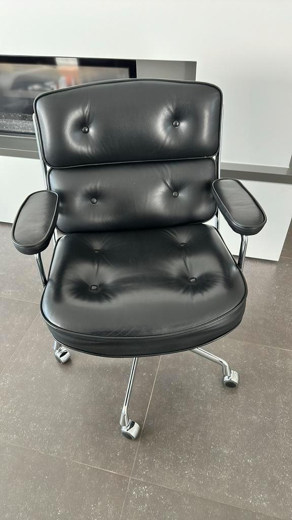 Vitra lobby chair ES104, Huis en Inrichting, Bureaustoelen, Zo goed als nieuw, Ophalen
