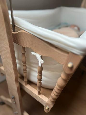 Houten wieg gezandstraald met Childhome omranding, Kinderen en Baby's, Babywiegjes en Ledikanten, Ophalen, Zo goed als nieuw, Wieg