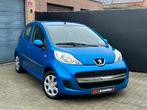 Peugeot 107 1.0i 12v AUTOMAAT Airco 1st eigenaar Onderhouden, Auto's, Stof, Zwart, Blauw, 107 g/km