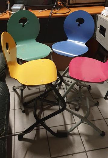 SET VAN 50 STOELEN VAN MASSIEF BEUKENHOUT MOBIDECOR beschikbaar voor biedingen