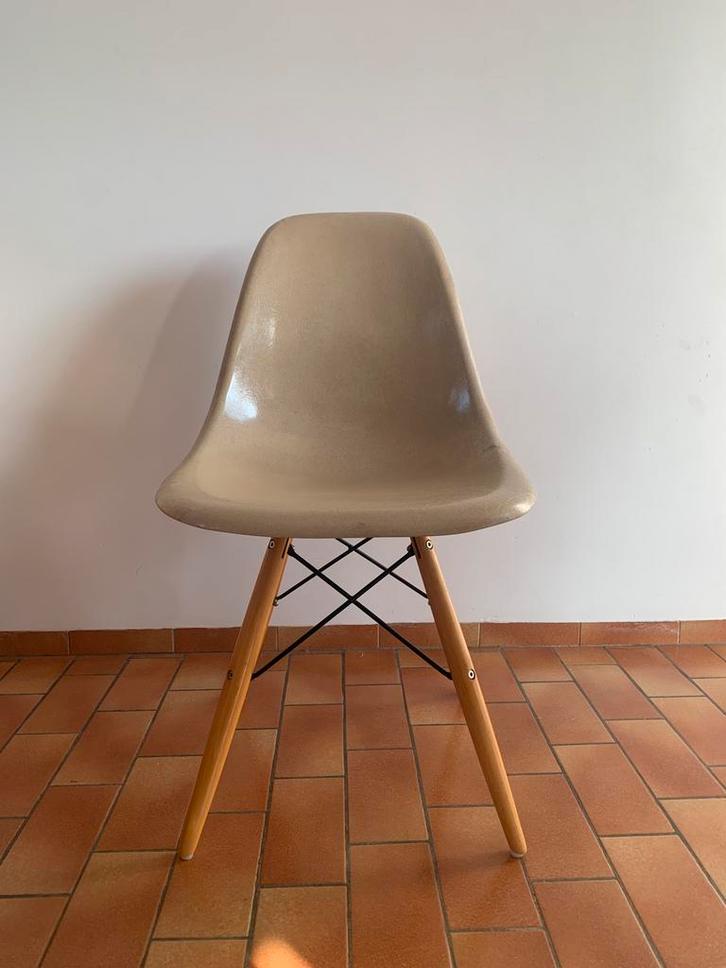 Herman Miller (by Hille) fiberglass eames DSW, Huis en Inrichting, Stoelen, Gebruikt, Eén, Ophalen