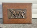 plaque en bronze lionne signe barye, Bronze, Enlèvement ou Envoi
