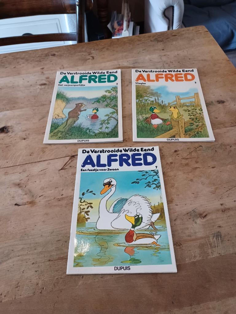 Boekjes de verstrooide wilde eend Alfred aan 3 euro per stuk, Ophalen of Verzenden