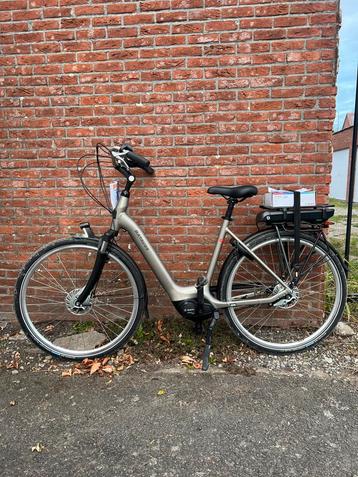 Elektrische fiets batavus met bosch active line middenmotor beschikbaar voor biedingen