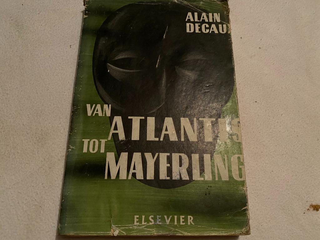 Van Atlantis tot Mayerling (Alain Decaux), Boeken, Geschiedenis | Wereld, Gelezen, Ophalen of Verzenden