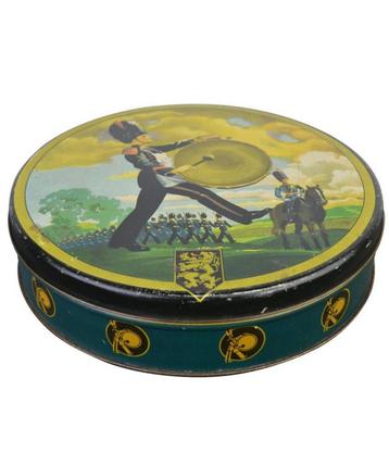 Groot 1940s Antiek Victoria Koekjes Blik beschikbaar voor biedingen