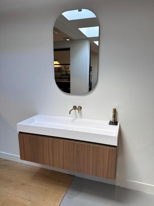 TORTU badmeubel fineer walnoot met spiegel en messing kraan, Maison & Meubles, Salle de bain | Meubles de Salle de bain, Neuf