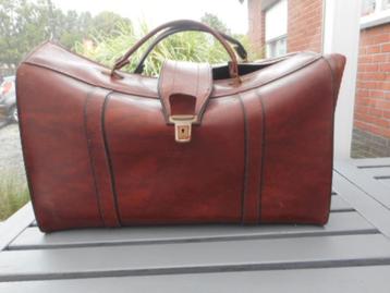 vintage draag / bagage / reis tas beschikbaar voor biedingen