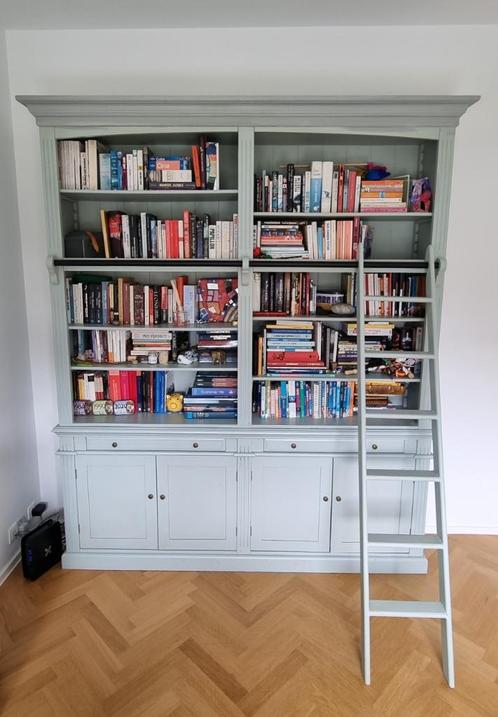 Grijze boekenkast met ladder | Maison du Monde, Huis en Inrichting, Kasten | Boekenkasten, Gebruikt, 150 tot 200 cm, 200 cm of meer