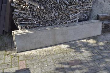 4 Betonplaten beschikbaar voor biedingen