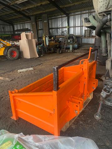 Kiepbak voor Traktor  beschikbaar voor biedingen