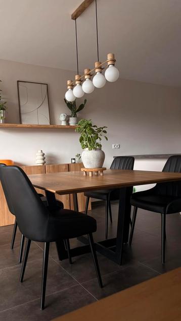 Chaises similicuir noir – 67 € pièce (lot de 4) beschikbaar voor biedingen