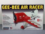 GEE-BEE AIR RACER 1/32 - Lindberg 70561, Hobby & Loisirs créatifs, Modélisme | Avions & Hélicoptères, Autres marques, Plus grand que 1:72