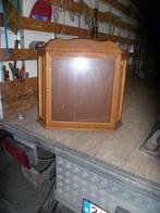 HANG VITRIENEKAST, Enlèvement